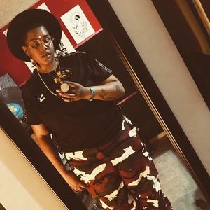 Meet your Posher, Niecee